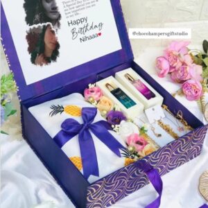 Customized Gift Hampers for Men and Women